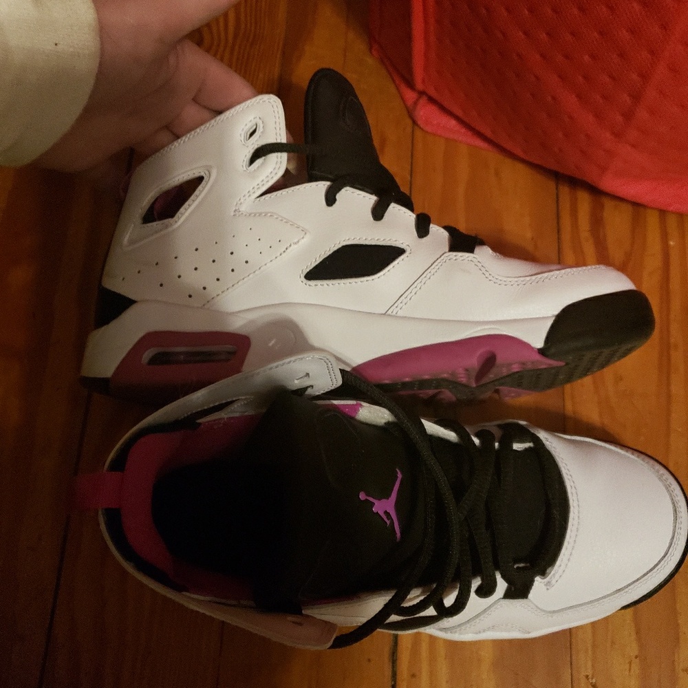 5.5Y Jordan flight school '91 girls - Picture 2 of 4